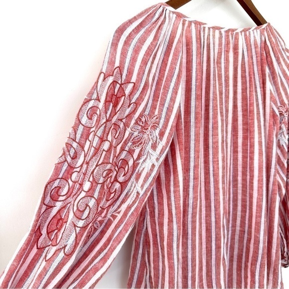 Anthropologie boho top with 3/4 length sleeves, loose  fitting, embroidered - Picture 10 of 13